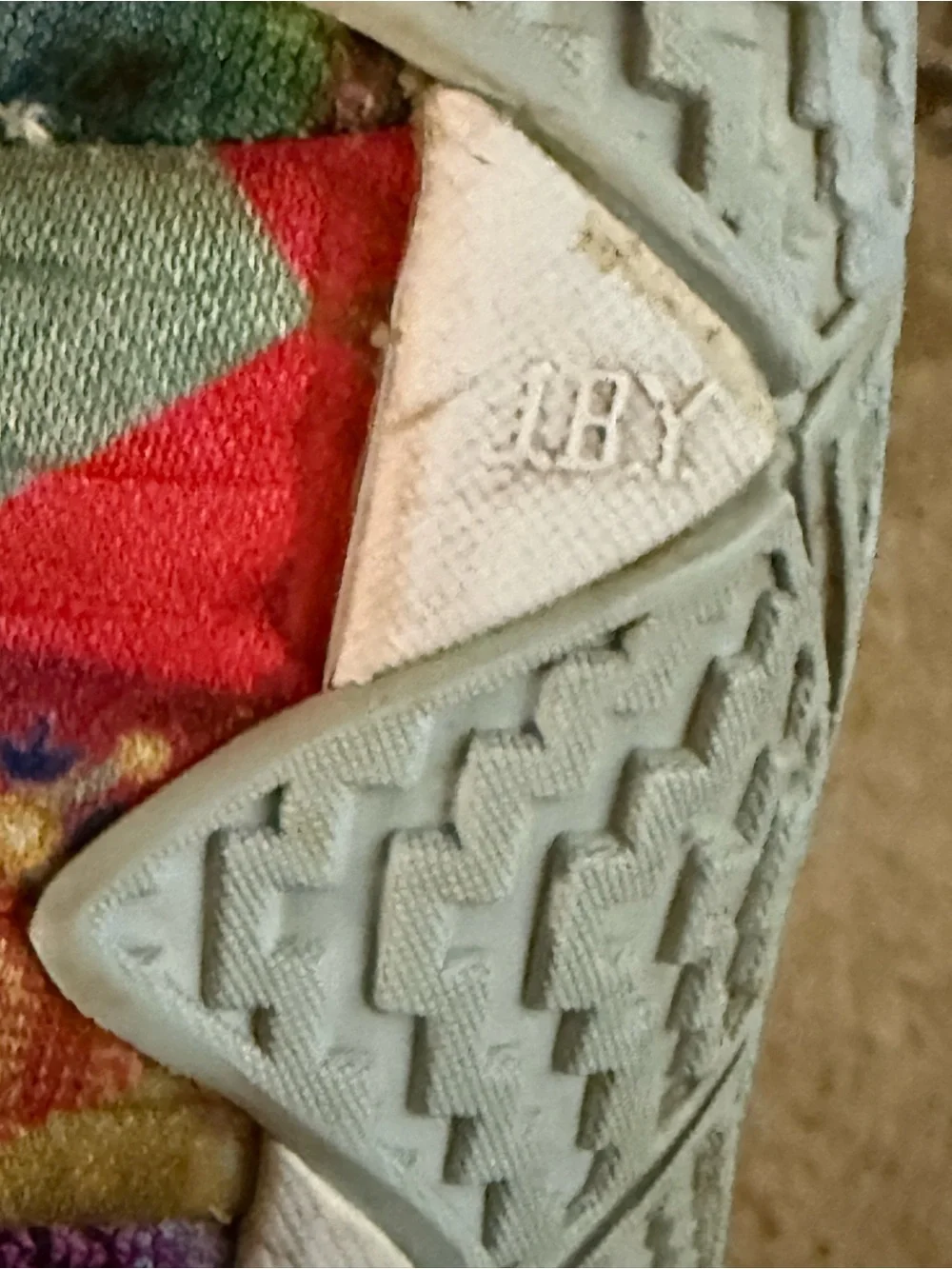 Nike Kyrie 4 Confetti Basketball Shoes Multicolor Kids Size 5.5Y
